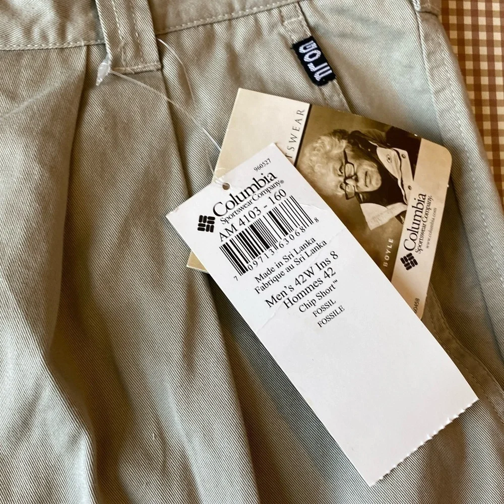 Columbia mens retro 2002 Golf shorts. Size‎ 42. NWT